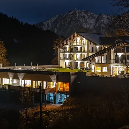 Hotel Graseck - Mountain Hideaway & Health Care Garmisch-Partenkirchen